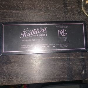 MAKEUP GEEK x KATHLEENLIGHTS highlighter palette